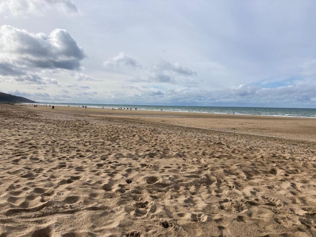 Appartement Neuf Beautiful Villers 1-4 Pers Avec Parking Prive Et A 200 M Plage Exteriör bild