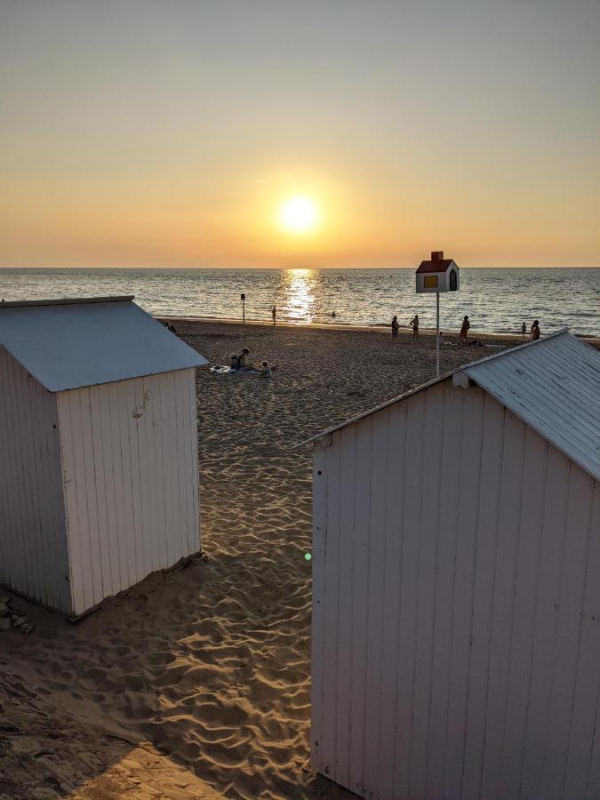Appartement Neuf Beautiful Villers 1-4 Pers Avec Parking Prive Et A 200 M Plage Exteriör bild